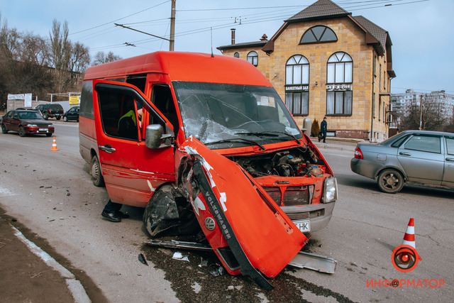      Mercedes  Volkswagen