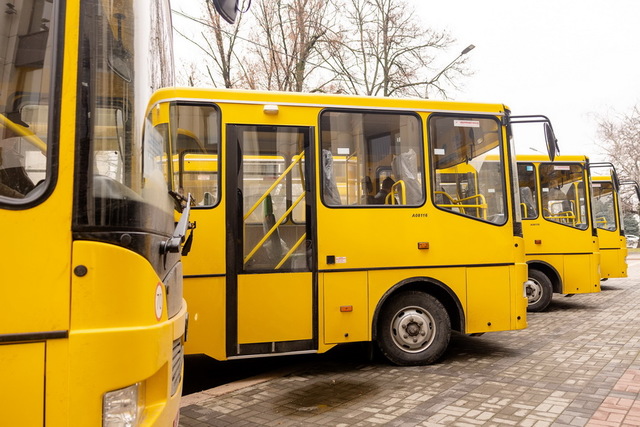 Днепрян просят оценить качество работы городских автобусов