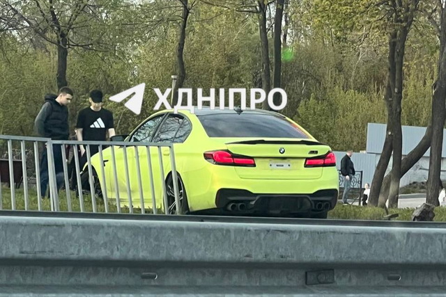      BMW    :   