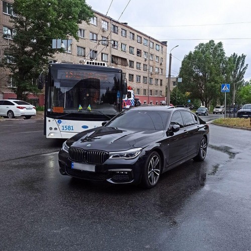    BMW        