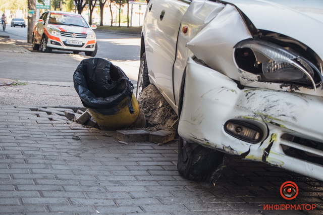 V Dnepre Na Polya Lanos Vehal V Ostanovku Obshestvennogo Transporta Gorodskoj Sajt Dnepra