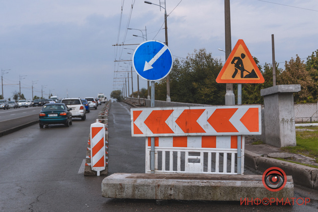 В Днепре на Слобожанском проспекте перекрыли одну полосу путепровода: причина