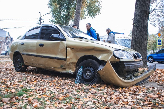    Mercedes, Daewoo  Hyundai:  28- 